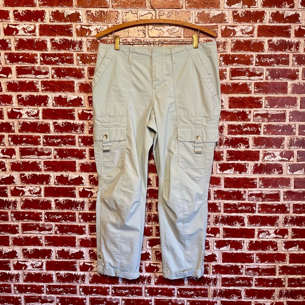 White House Black Market Cropped Ankle Cargo Utility Pants. Size 6